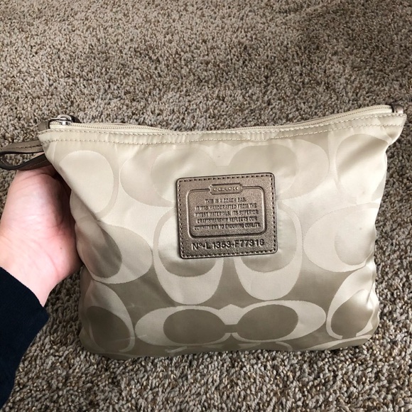 Coach signature duffle and matching pouch - Picture 5 of 5